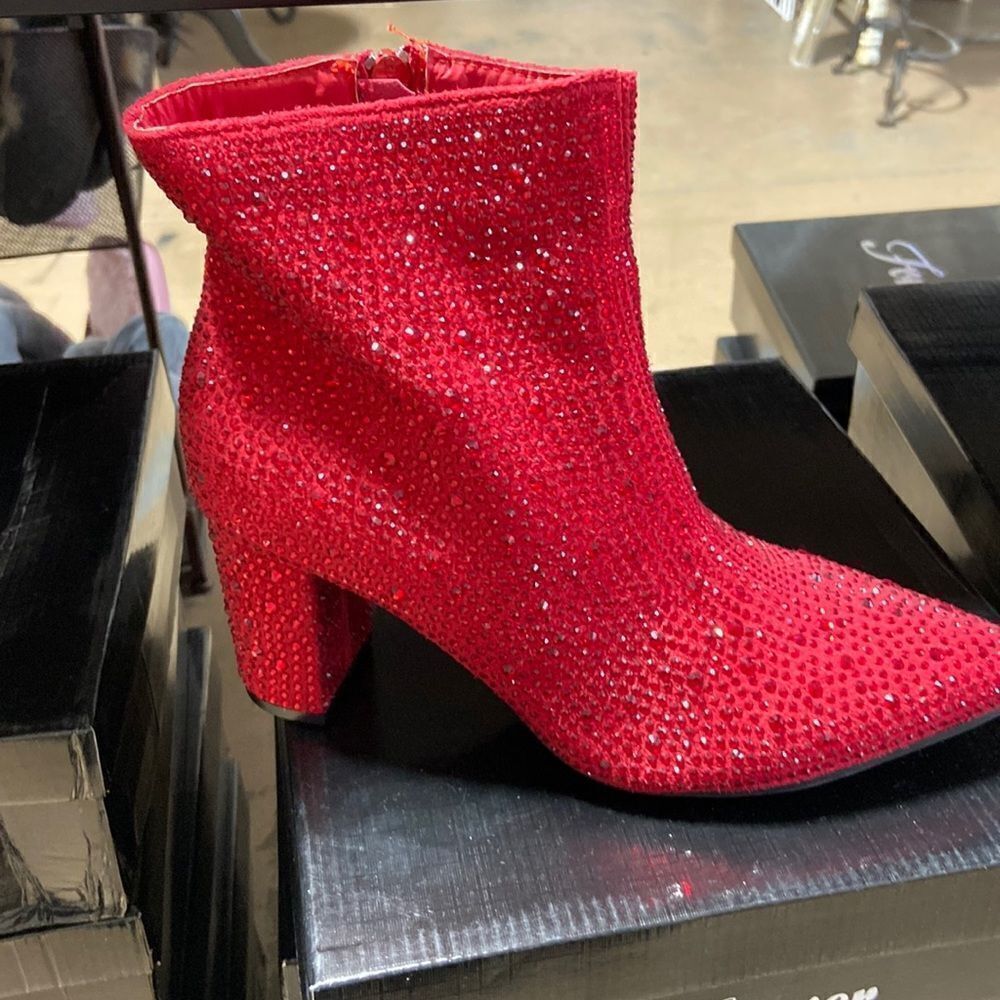‎Red rhinestone boots